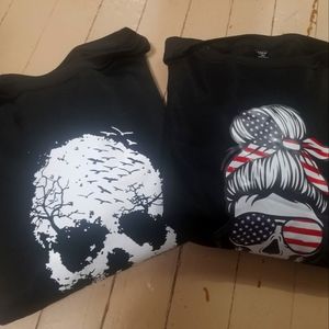 2 Sweatshirts, skull patterns